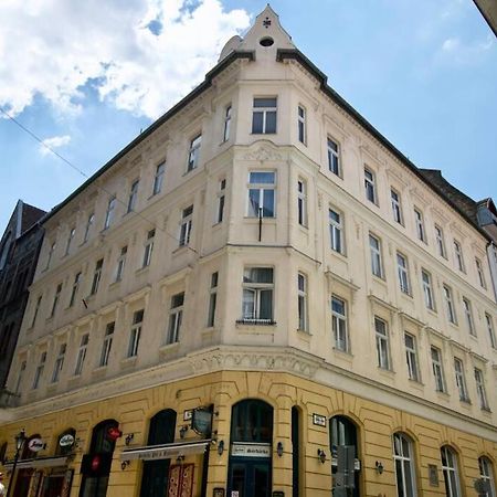 Premium Apartment By Hi5-Vaci Str. 3 Bedroom Budapest Esterno foto
