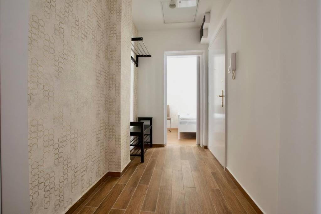 Premium Apartment By Hi5-Vaci Str. 3 Bedroom Budapest Esterno foto