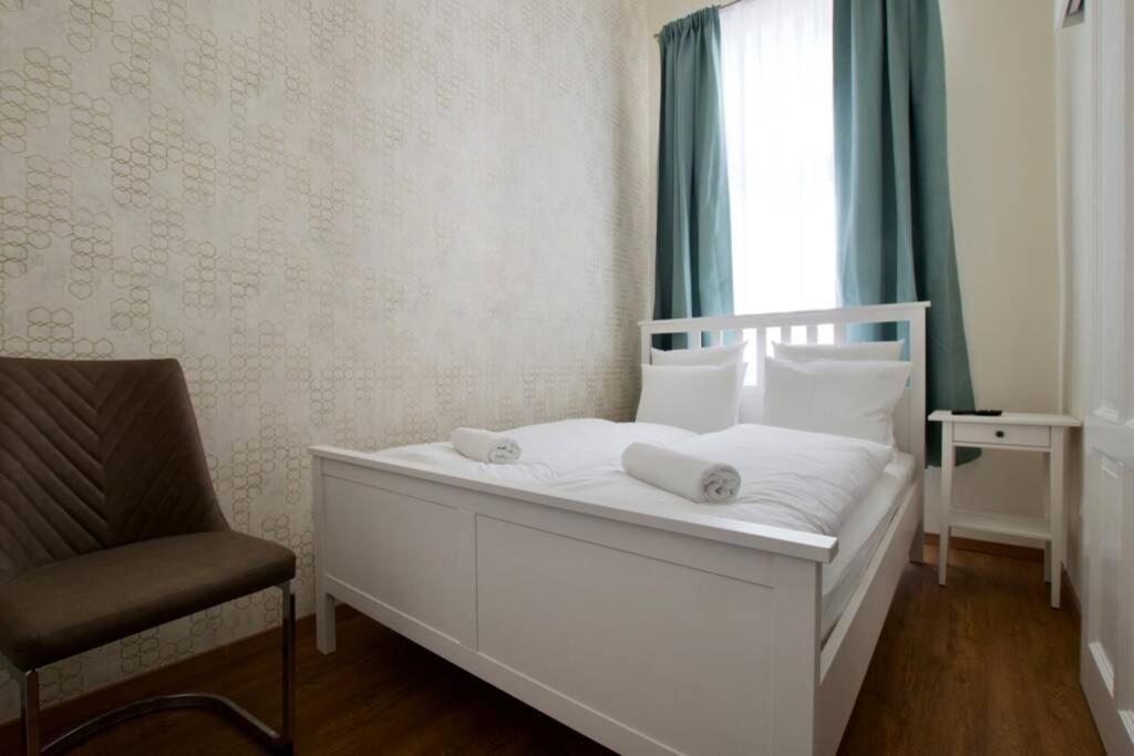 Premium Apartment By Hi5-Vaci Str. 3 Bedroom Budapest Esterno foto