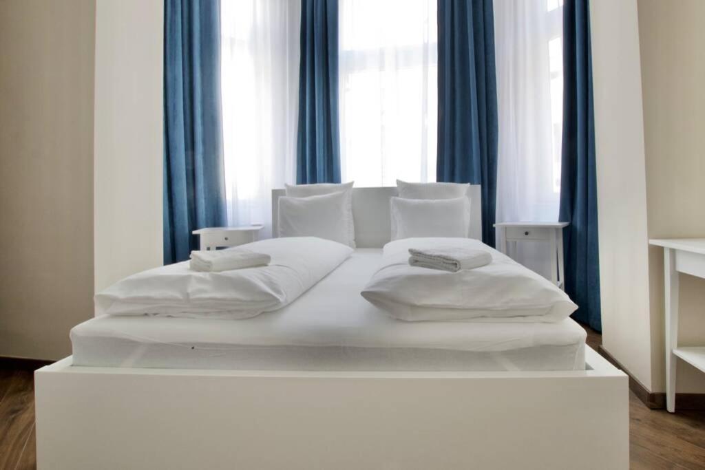 Premium Apartment By Hi5-Vaci Str. 3 Bedroom Budapest Esterno foto